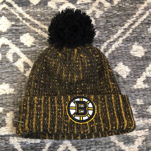 Youth Womens Small Bruins Pom Pom Hat 